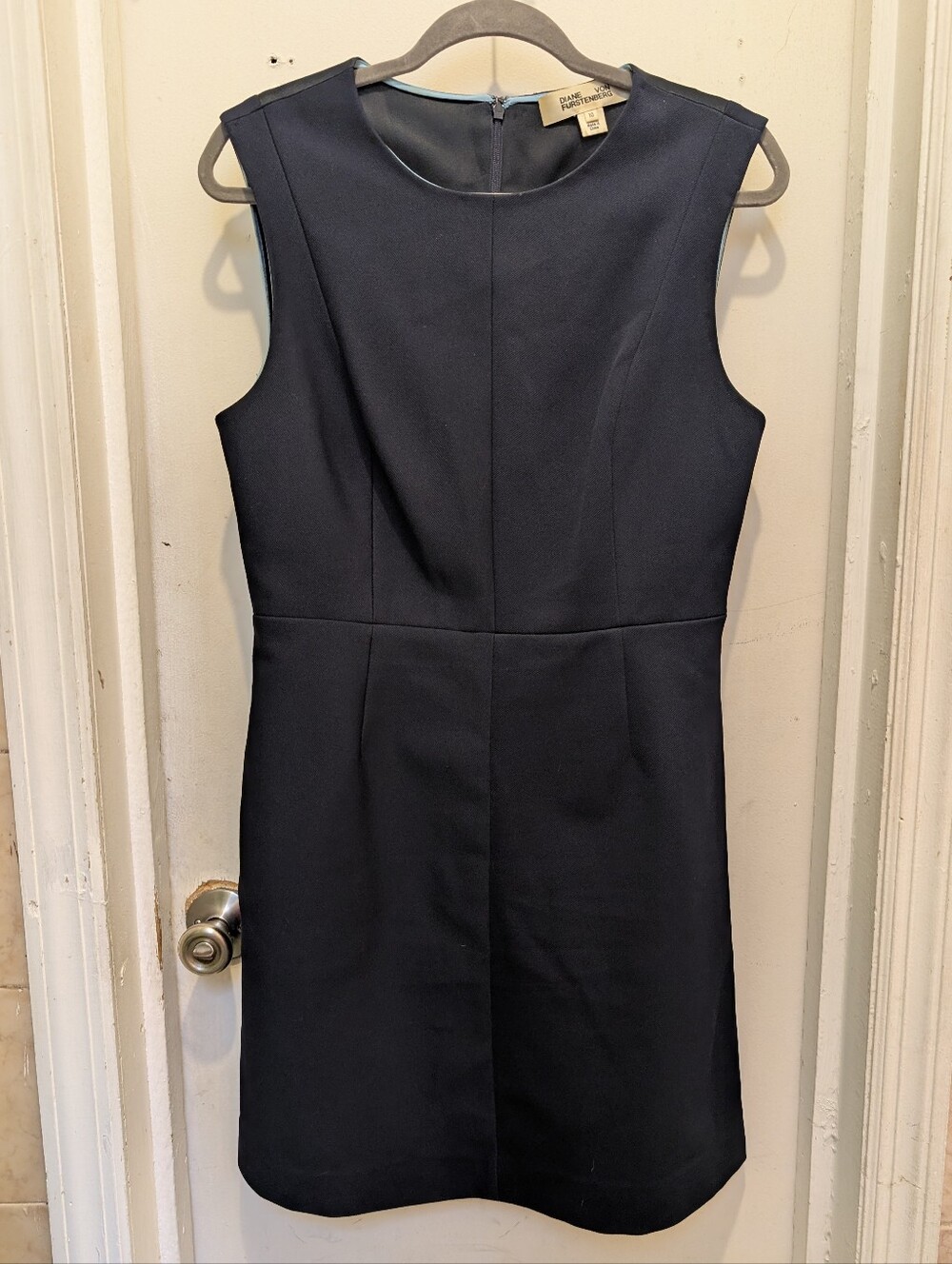 Diane Von Furstenberg Navy Blue Sheath Dress 10 Sleeveless Classic Knee Length